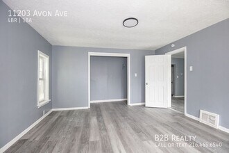 11203 Avon Ave in Cleveland, OH - Foto de edificio - Building Photo