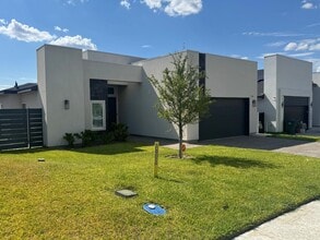 1504 Ocaso Dr in Laredo, TX - Building Photo - Building Photo