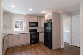 317 5th St, Unit 317 5th St Unit 1 in Cheney, WA - Building Photo - Building Photo