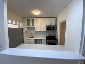 1 S Broadway in White Plains, NY - Building Photo - Building Photo