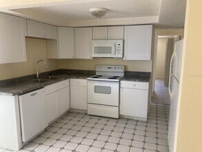 5641 Berlin Dr in Port Richey, FL - Building Photo - Building Photo