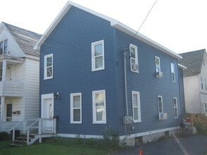 20 Water St, Unit Apt #2 in Johnstown, NY - Foto de edificio - Building Photo