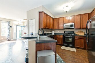 1808 Powers Rd in Woodstock, IL - Building Photo - Building Photo