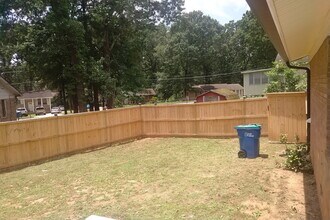 2190 Rochelle Way in College Park, GA - Building Photo - Building Photo