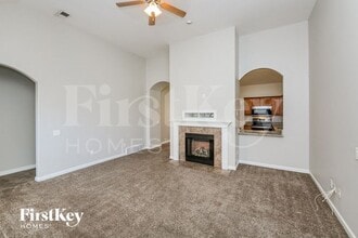 8595 Shady Elm Dr in Memphis, TN - Building Photo - Building Photo