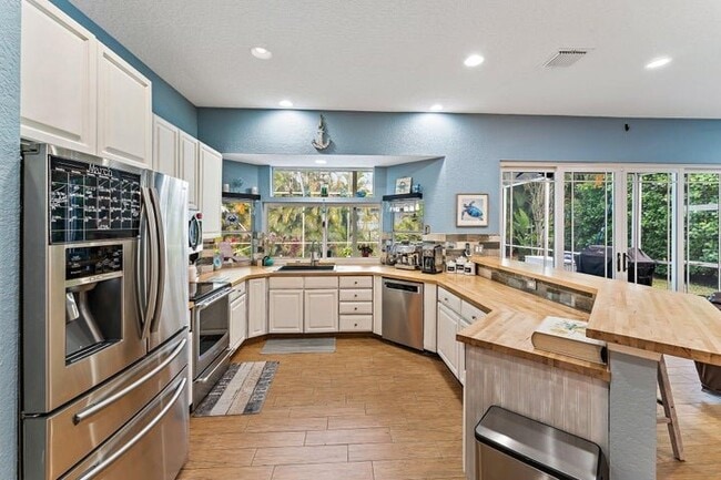 property at 19115 SE Coral Reef Ln