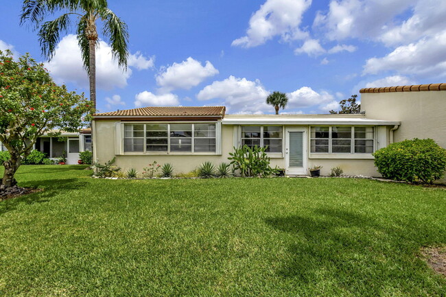 2541 Boundbrook Blvd in West Palm Beach, FL - Building Photo - Building Photo