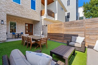 807 Nicholson St in Houston, TX - Building Photo - Building Photo