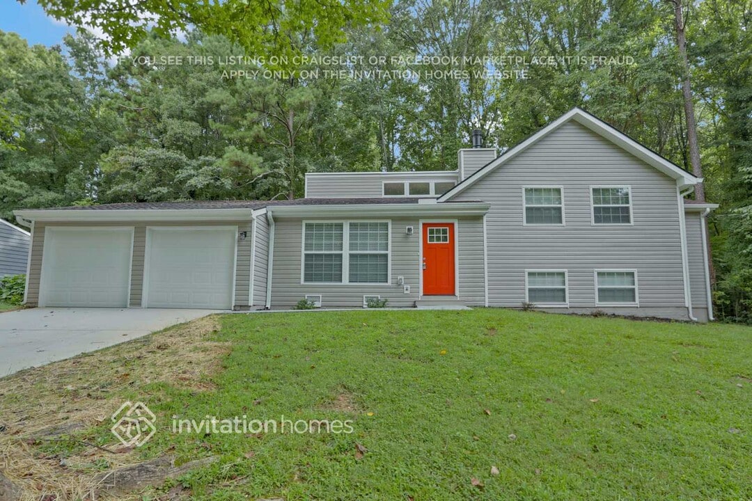 393 Engle Dr in Tucker, GA - Building Photo