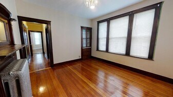 33 Bellingham St in Chelsea, MA - Building Photo