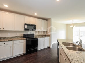 7104 Brittany Pointer Ct in Wilmington, NC - Foto de edificio - Building Photo