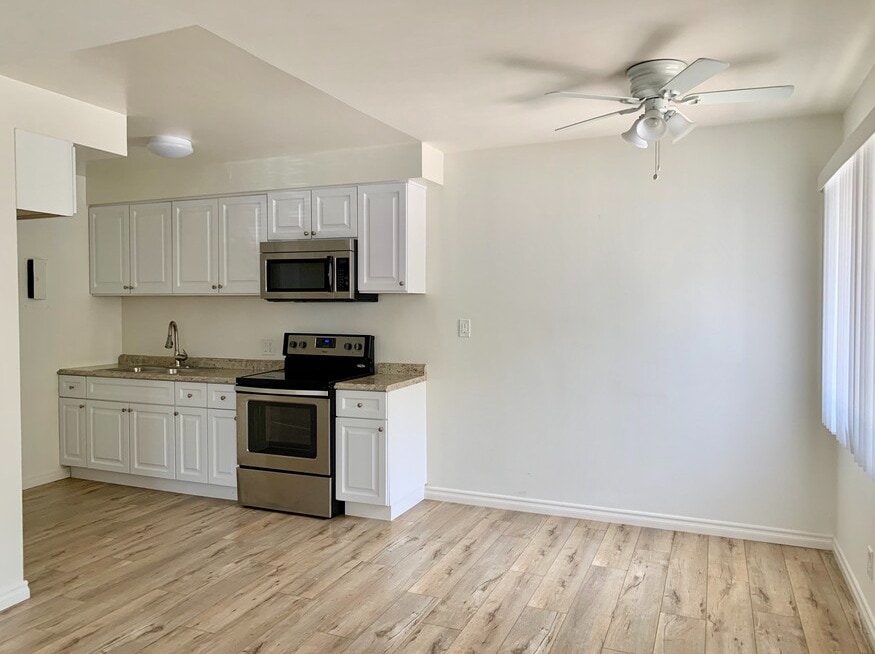 324 E Santa Anita Ave in Burbank, CA - Building Photo