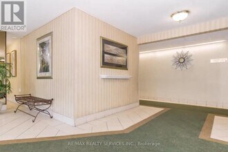 18 Knightsbridge Rd in Brampton, ON - Building Photo - Building Photo