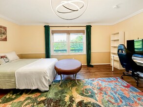 6636 Isle of Skye Dr in Highland, MD - Foto de edificio - Building Photo