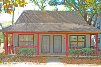 1609 Olive Rd in Pensacola, FL - Building Photo - Building Photo