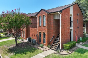 The Colonies in Desoto, TX - Building Photo