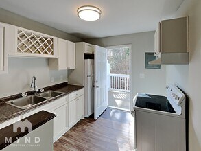 305 S Spargo St in Dallas, NC - Building Photo - Building Photo