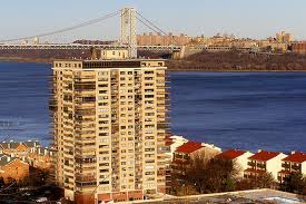 Hudson Harbor in Edgewater, NJ - Foto de edificio - Building Photo