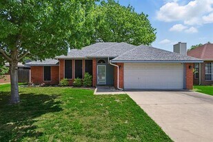 1200 Oak Valley in Denton, TX - Building Photo