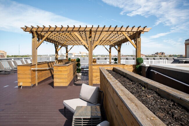 800 Capitol in Indianapolis, IN - Foto de edificio - Building Photo