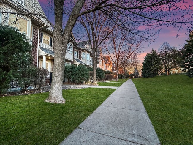 8449 Forestview Ln N in Maple Grove, MN - Building Photo - Building Photo