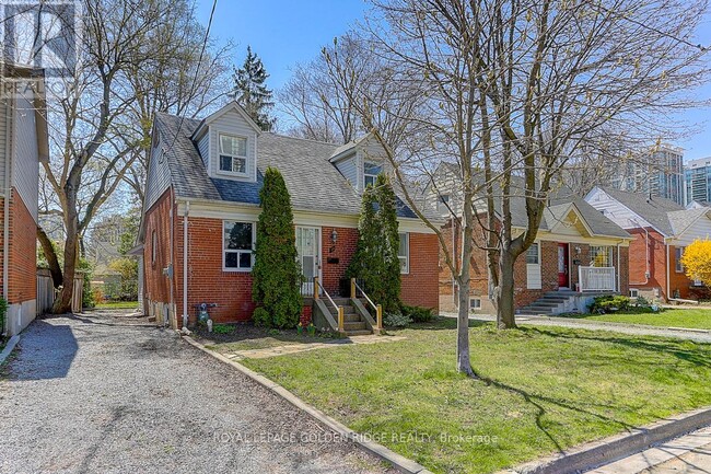 21 Lyndale Dr