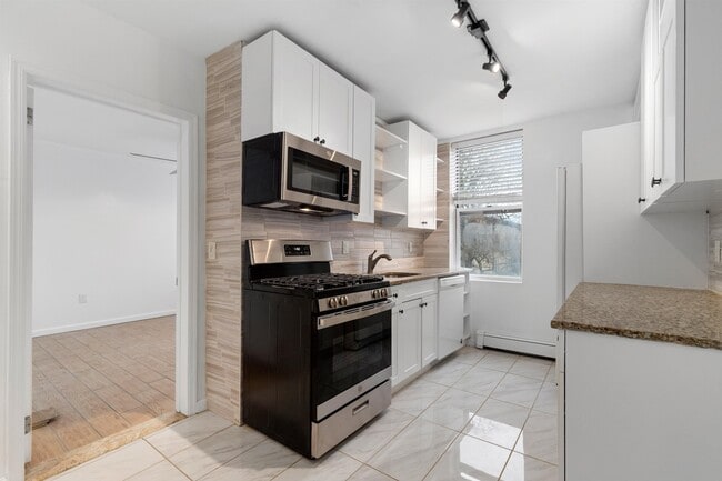 324 70th St in Guttenberg, NJ - Building Photo - Building Photo