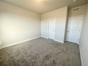 4873 Crivelli Ct in Loveland, CO - Building Photo - Building Photo