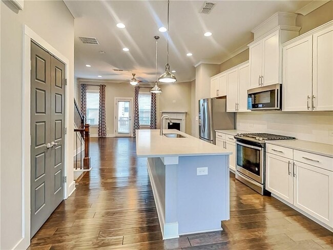 2038 Rockledge Rd NE in Atlanta, GA - Building Photo - Building Photo