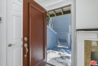 13326 Maxella Ave in Marina Del Rey, CA - Building Photo - Building Photo