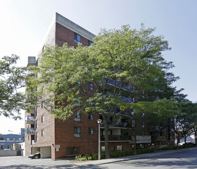 110 Nelson St in Ottawa, ON - Building Photo - Primary Photo