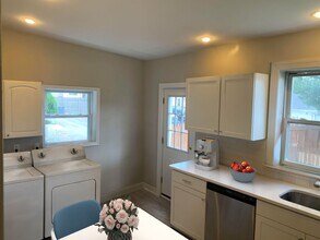 716 E Railroad Ave in Bryn Mawr, PA - Building Photo - Building Photo