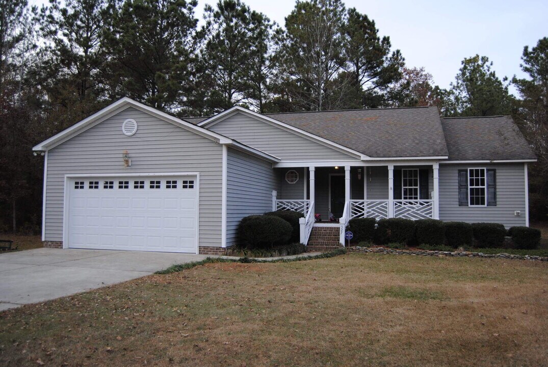 527 Madison Ave in Princeton, NC - Building Photo