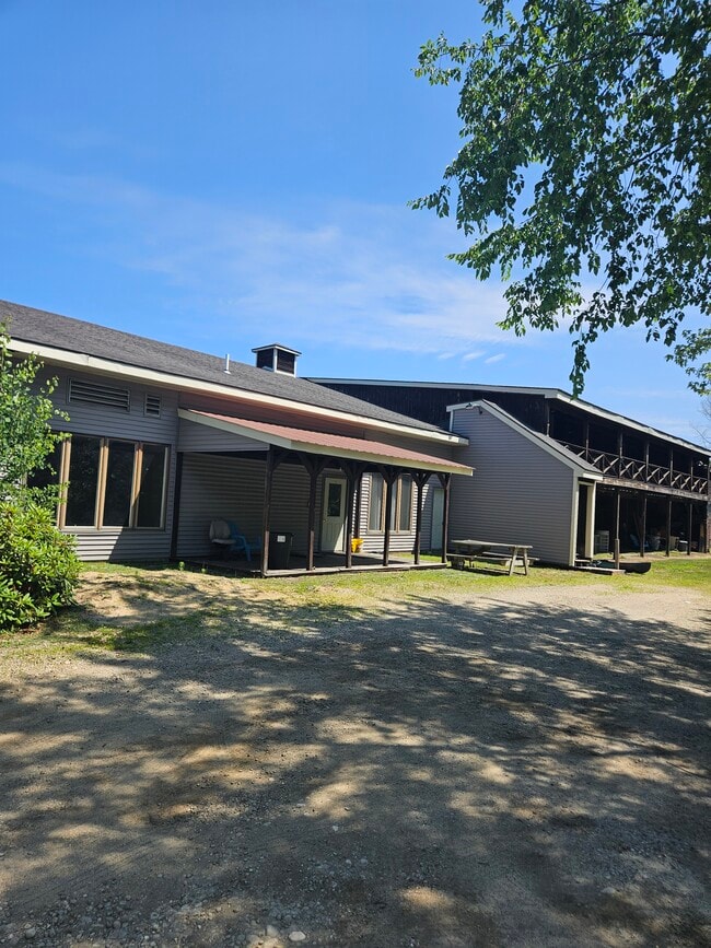11 Mechanic Falls Rd, Unit 4