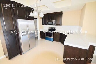1208 E Pineridge Ave, Unit 1 in McAllen, TX - Building Photo - Building Photo