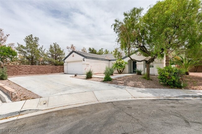 2701 Port Lewis Ave in Henderson, NV - Building Photo - Building Photo