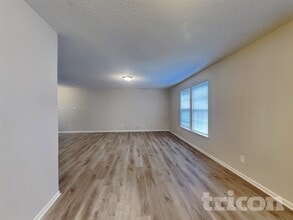 9340 W Dockside Cir in Pendleton, IN - Building Photo - Building Photo