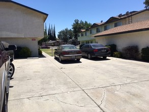 4202 White Ln in Bakersfield, CA - Building Photo - Building Photo