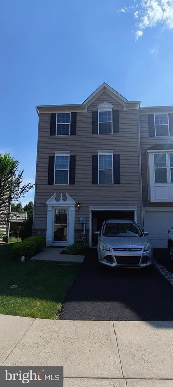 property at 814 Susan Cir