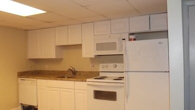 11 Shadowbrook Ln in Milford, MA - Building Photo - Building Photo