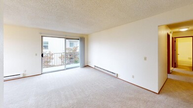 20) 8746 Phinney in Seattle, WA - Building Photo - Interior Photo