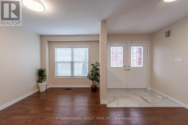 102 Hunter Way in Brantford, ON - Building Photo - Building Photo