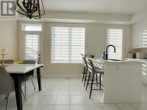 2267 Major MacKenzie Dr W in Vaughan, ON - Building Photo - Building Photo