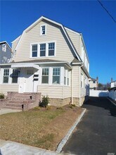 19 High St-Unit -2nd Fl in Valley Stream, NY - Building Photo - Building Photo