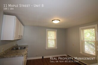 11 Maple St in Rochester, NH - Building Photo - Building Photo