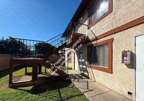 120 E Sunset Ave in Santa Maria, CA - Building Photo