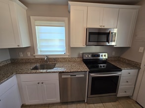 8410 Holly Hill Rd in Richmond, VA - Building Photo - Building Photo