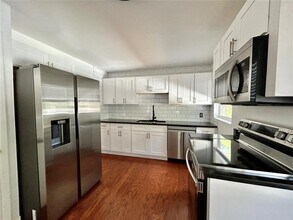 5521 Gulfport Blvd S in Gulfport, FL - Building Photo - Building Photo