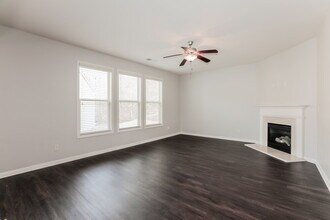 825 Westmoreland Ln NE in Lawrenceville, GA - Building Photo - Building Photo