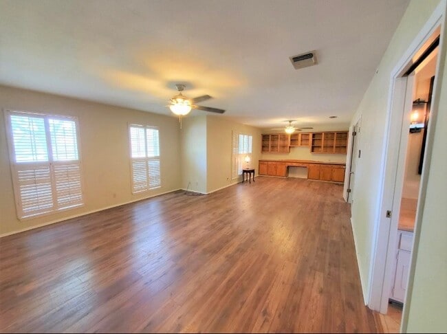 21 Larkwood Ln in Del Rio, TX - Building Photo - Building Photo